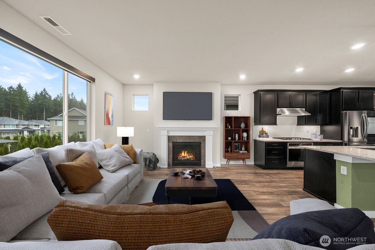 33260 Glacier Avenue SE, Black Diamond, WA 98010