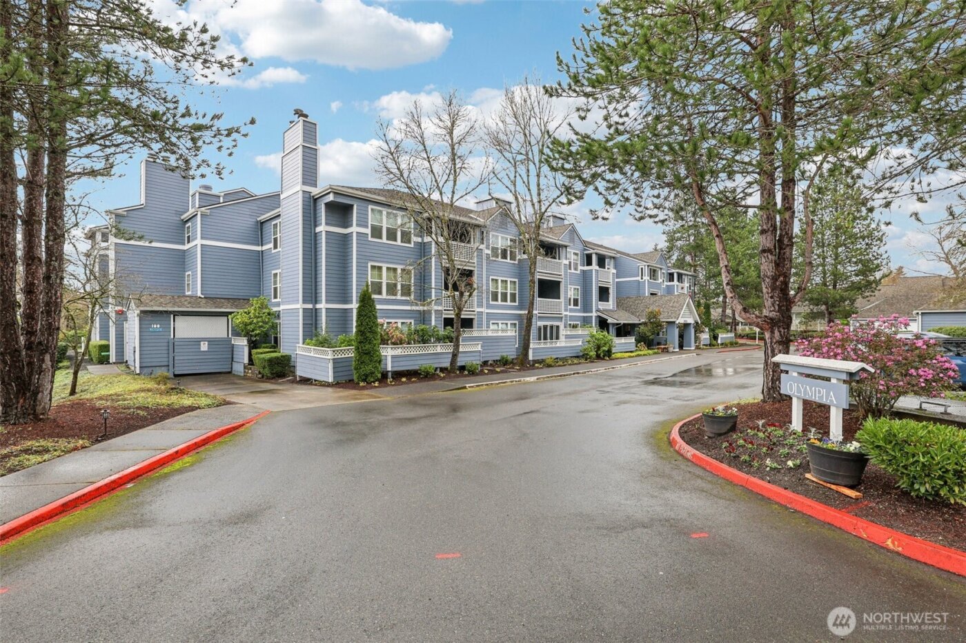 3935 226th Place SE #207, Issaquah, WA 98029