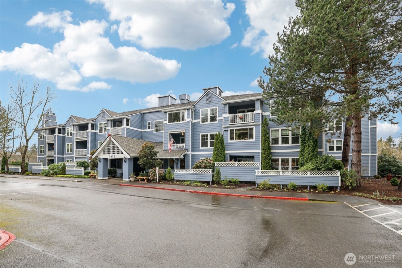 3935 226th Place SE #207, Issaquah, WA 98029