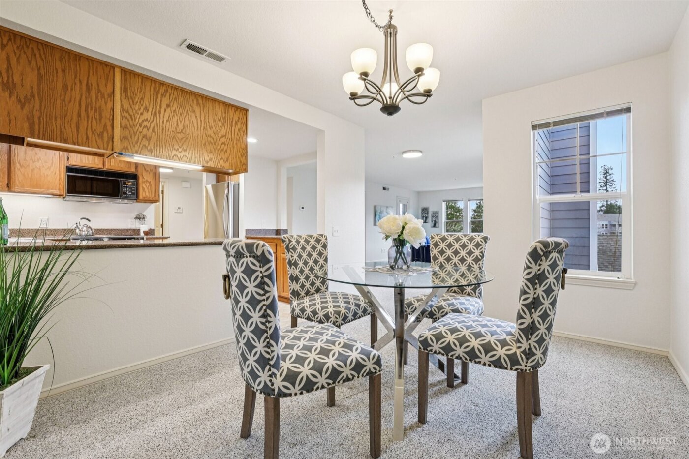 3935 226th Place SE #207, Issaquah, WA 98029