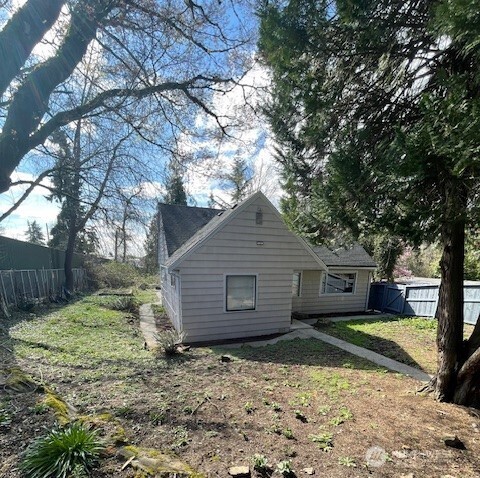 6221 S 129th Street , Seattle, WA 98178-4621