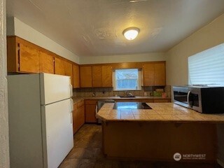 6221 S 129th Street , Seattle, WA 98178-4621