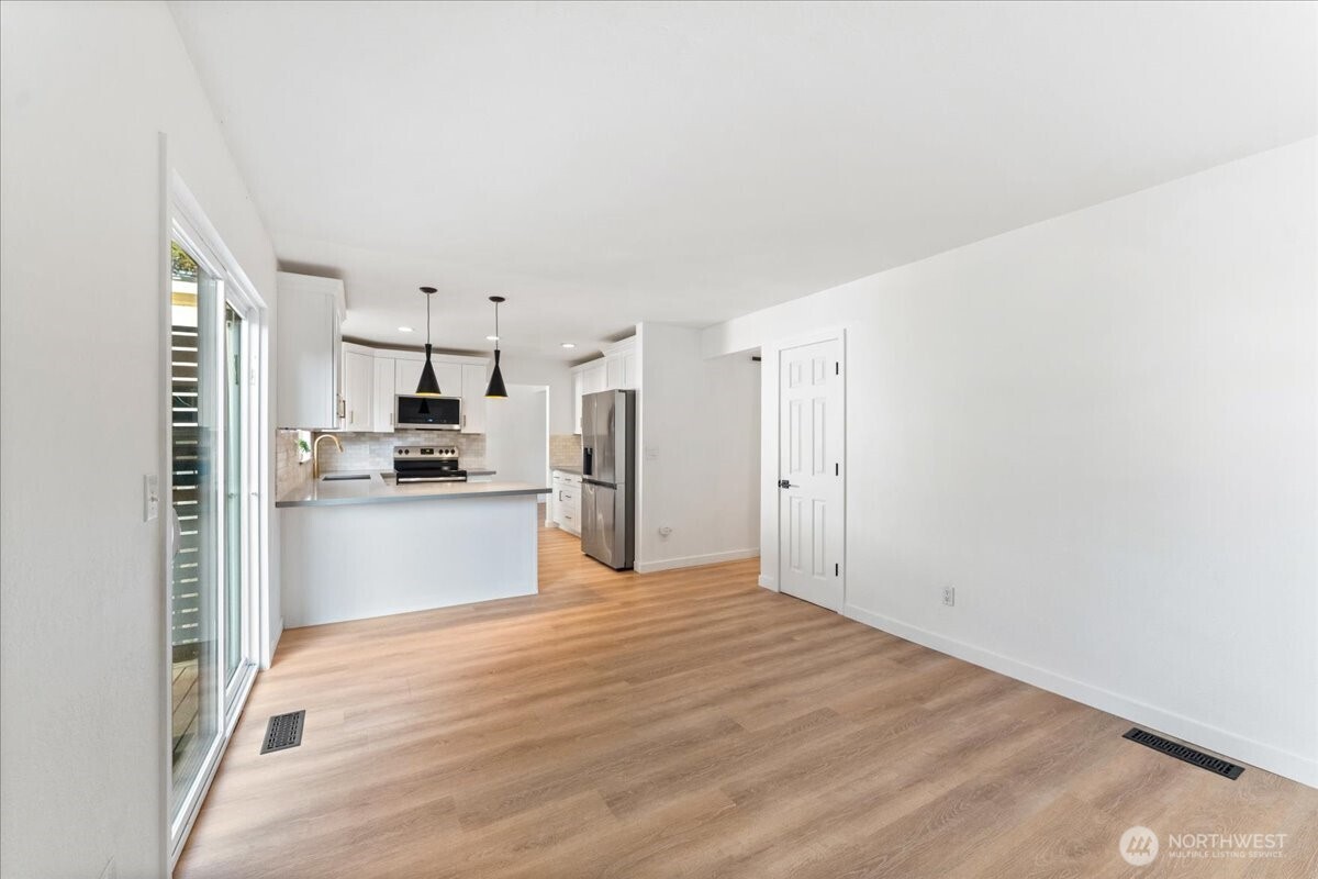 12324 SE 223rd Drive , Kent, WA 98031