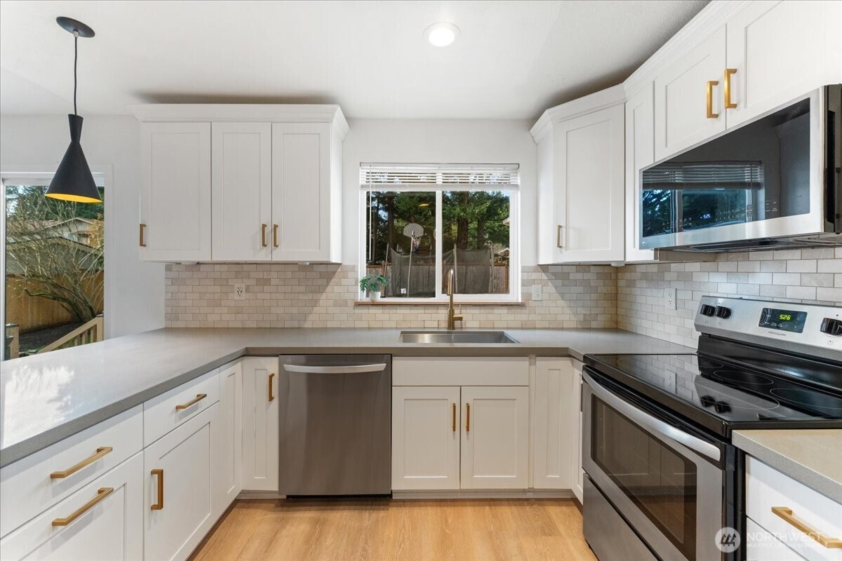 12324 SE 223rd Drive , Kent, WA 98031