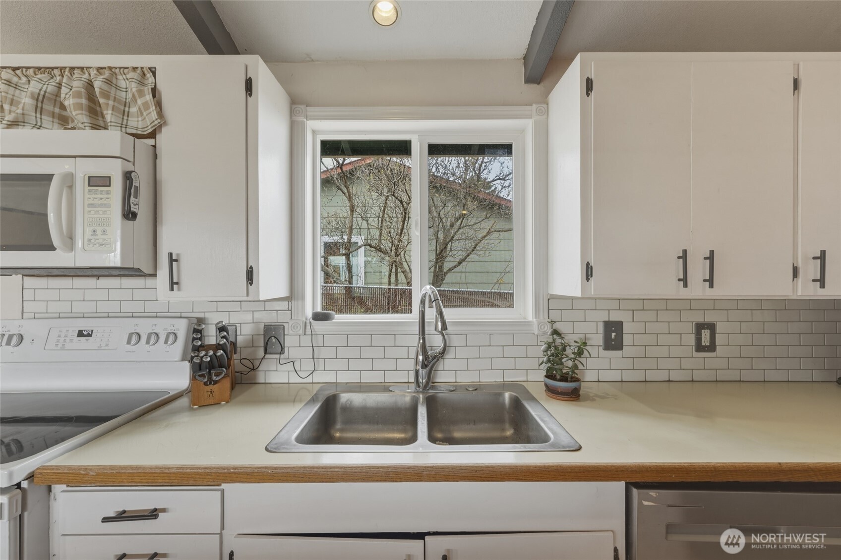 1325 College Street , Milton-Freewater, OR 97862