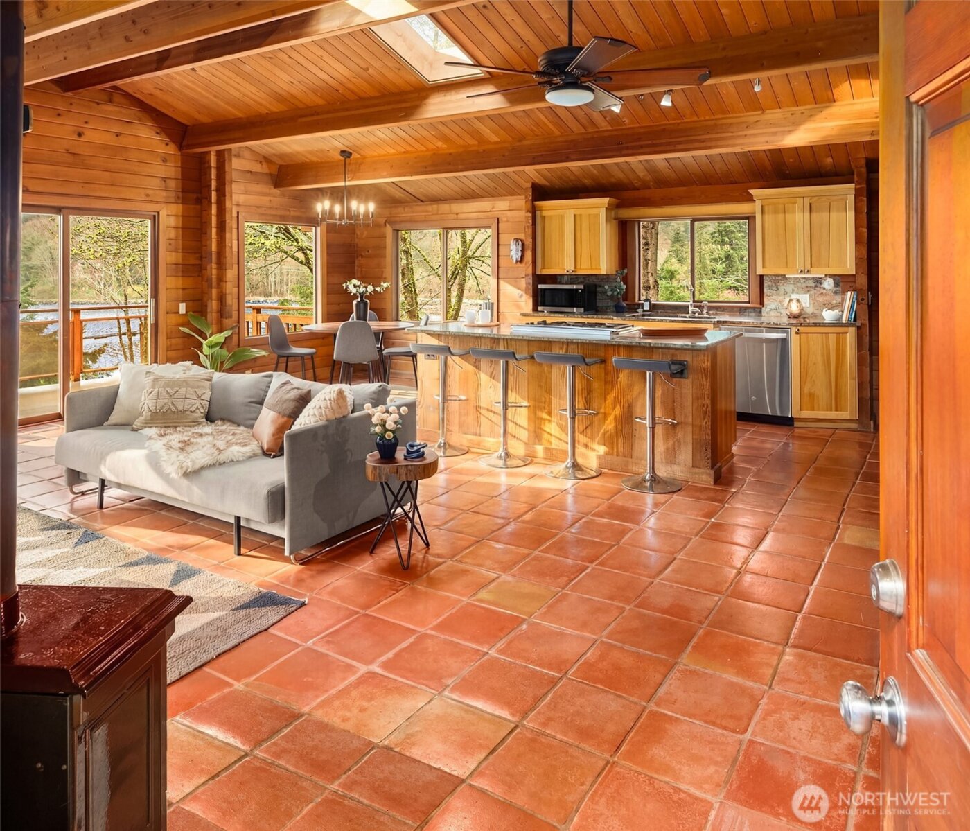 8121 SW 222nd Place , Vashon, WA 98070