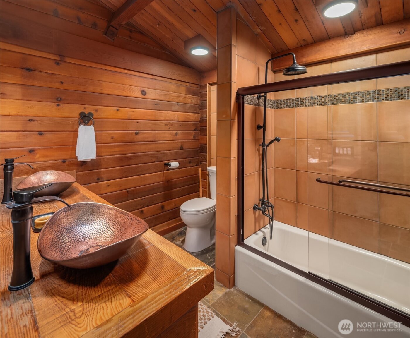 8121 SW 222nd Place , Vashon, WA 98070