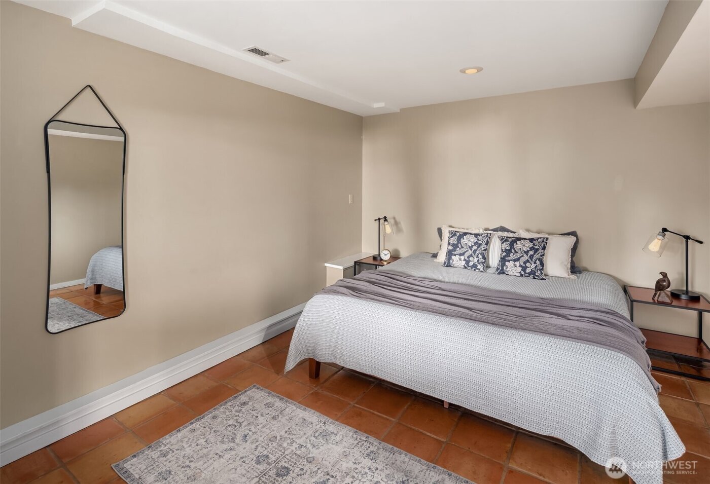 8121 SW 222nd Place , Vashon, WA 98070