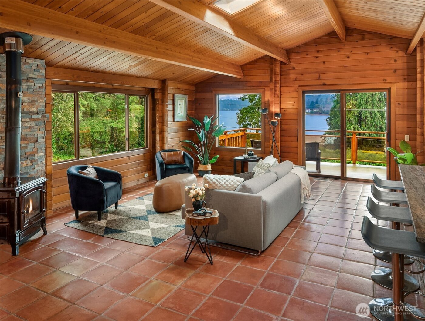 8121 SW 222nd Place , Vashon, WA 98070