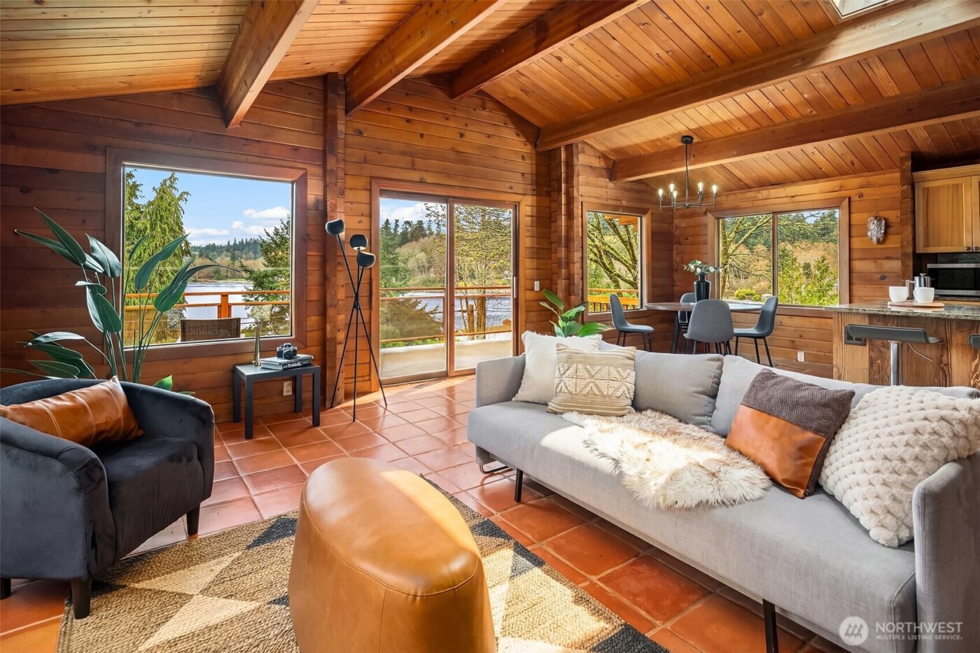 8121 SW 222nd Place , Vashon, WA 98070