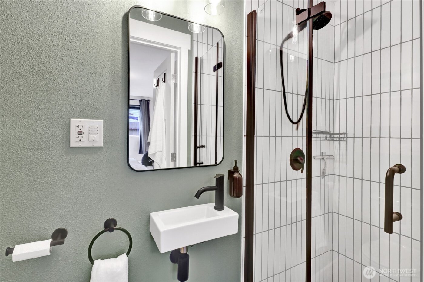 3855 Fraser Street , Bellingham, WA 98229