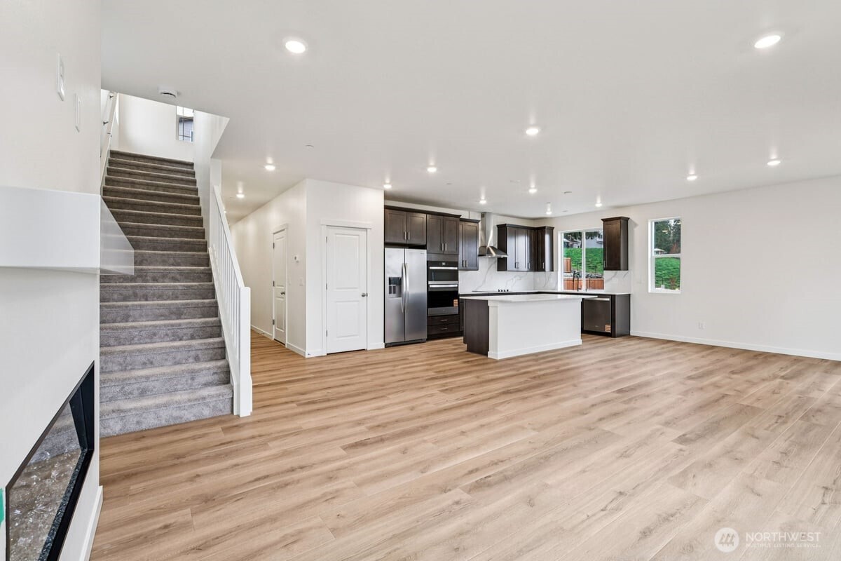 10304 6th Place SE #SW 13, Lake Stevens, WA 98258