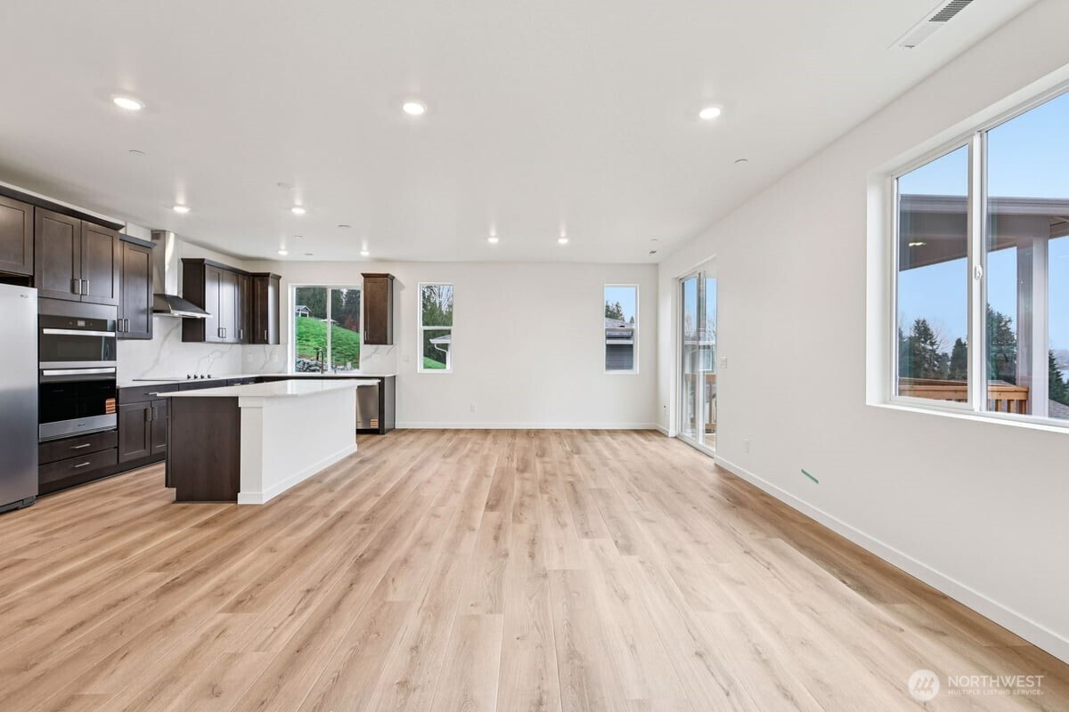 10304 6th Place SE #SW 13, Lake Stevens, WA 98258