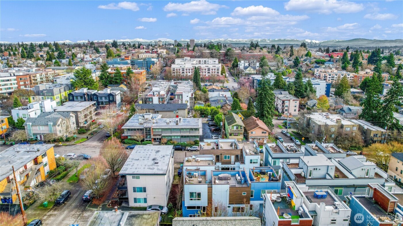 4329 Woodland Park Avenue N, Seattle, WA 98103