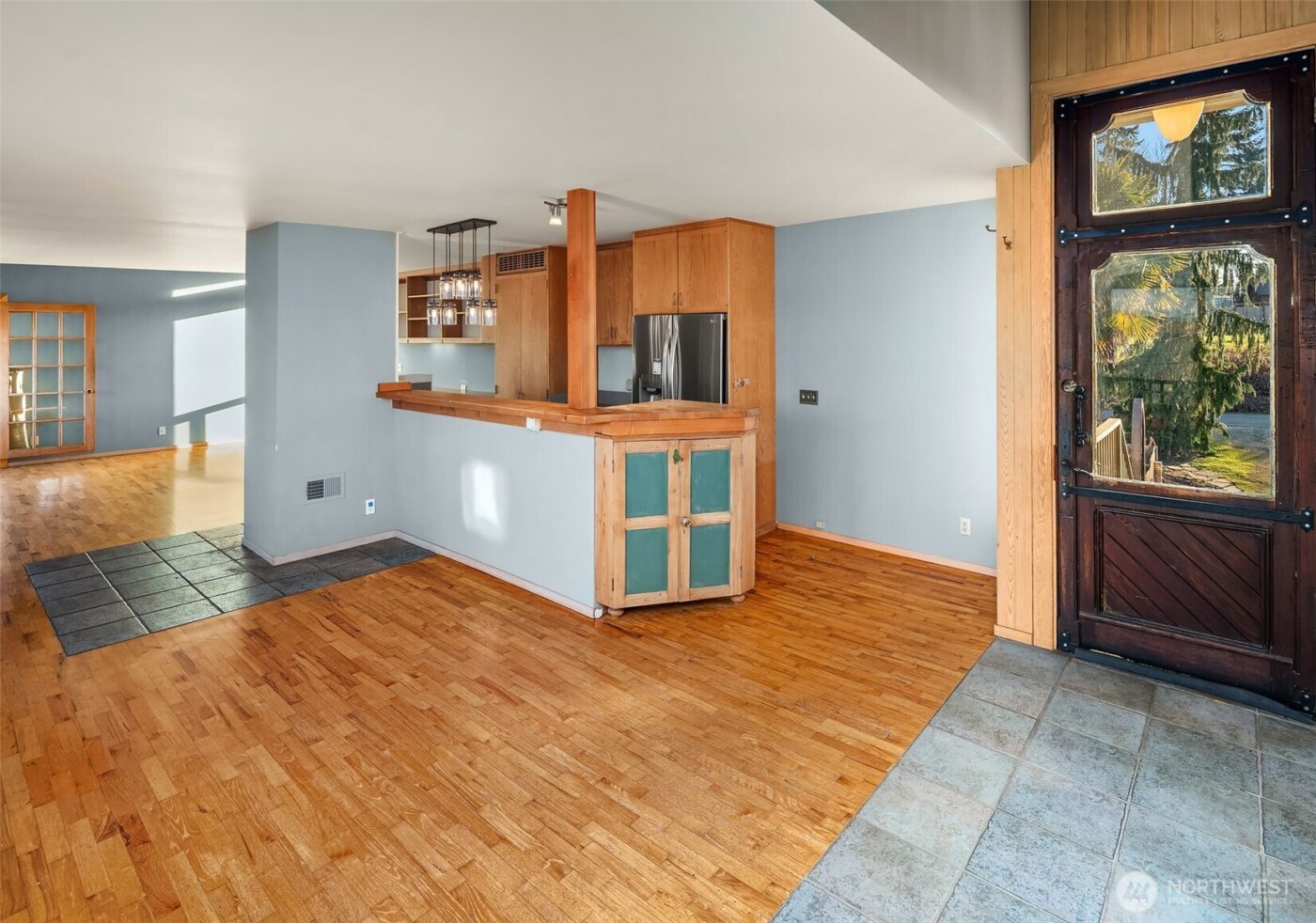 9722 SW Windmill Street , Vashon, WA 98070