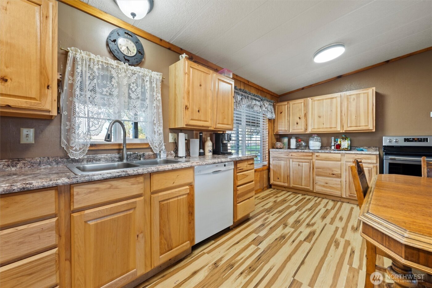 4372 Road 20 NE, Soap Lake, WA 98851