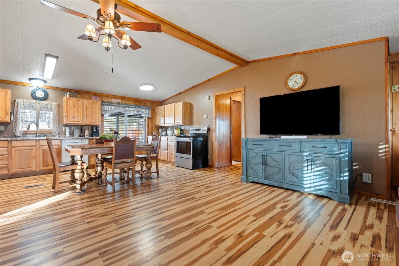 4372 Road 20 NE, Soap Lake, WA 98851