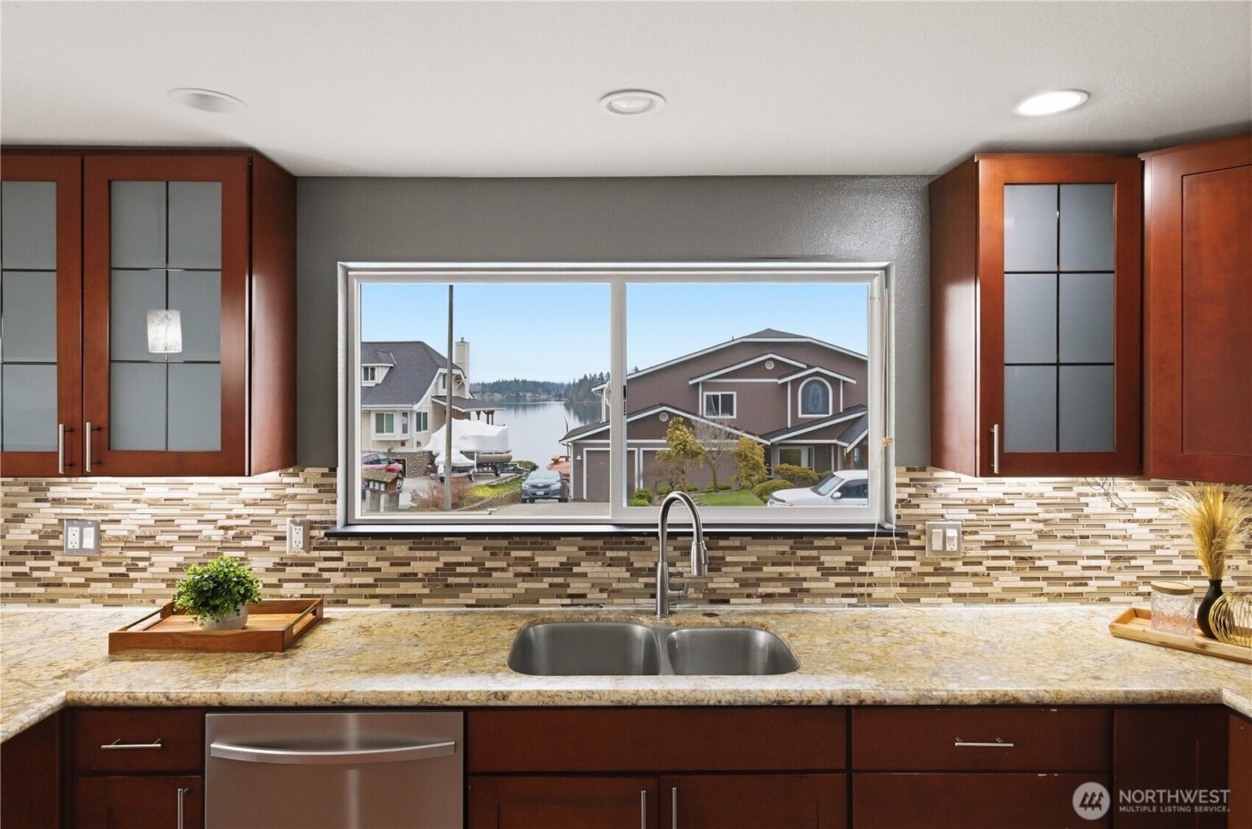 21015 30th Street Ct E, Lake Tapps, WA 98391