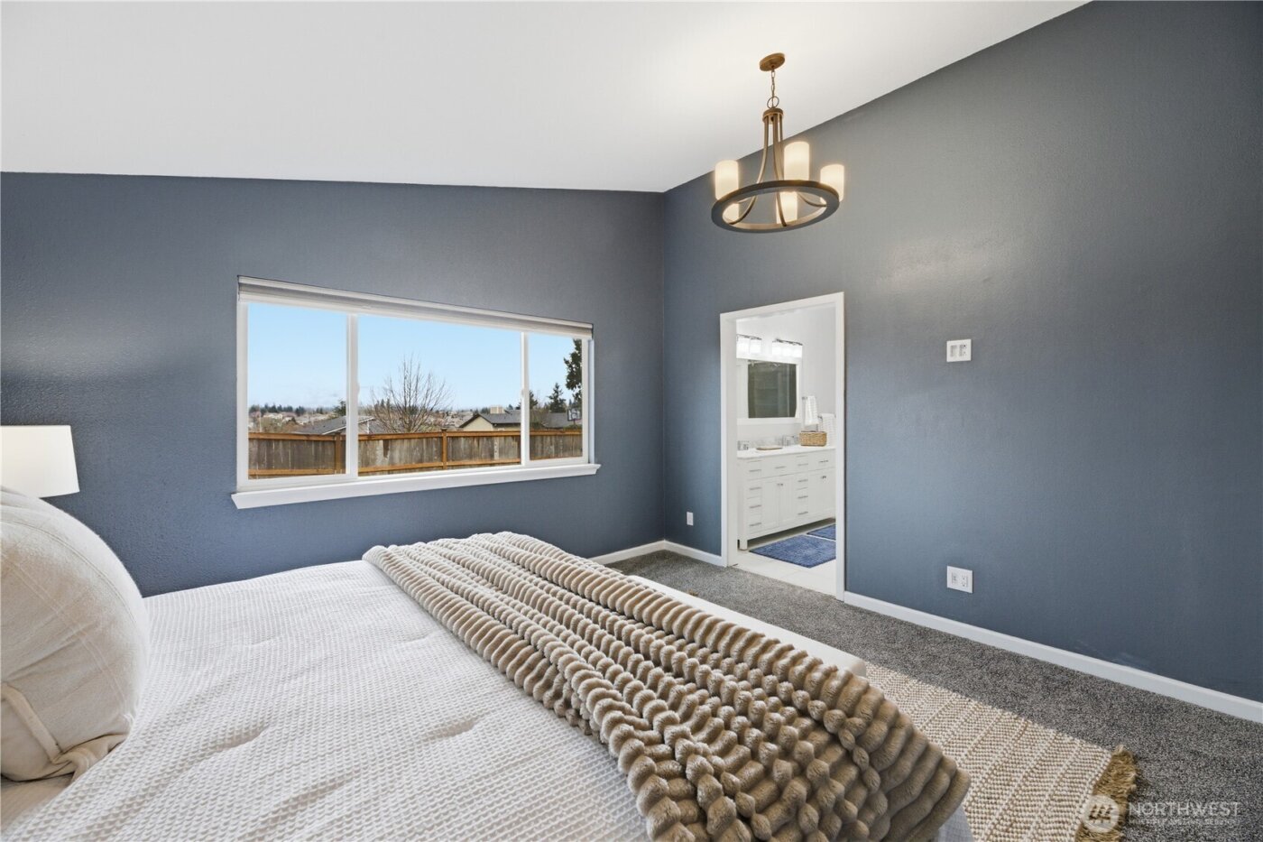 21015 30th Street Ct E, Lake Tapps, WA 98391