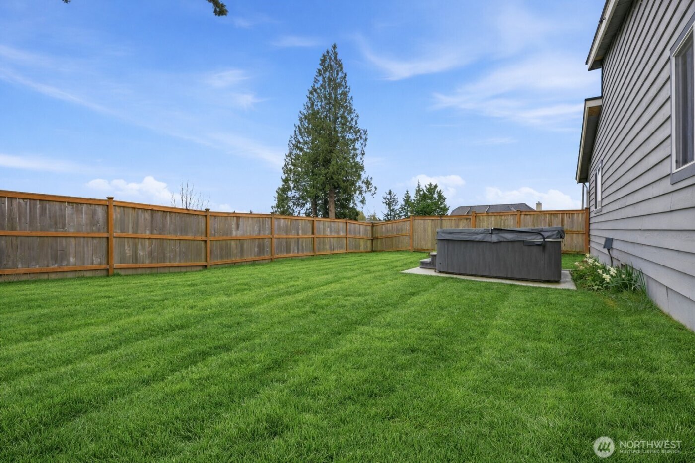 21015 30th Street Ct E, Lake Tapps, WA 98391