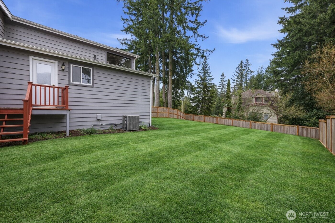 21015 30th Street Ct E, Lake Tapps, WA 98391