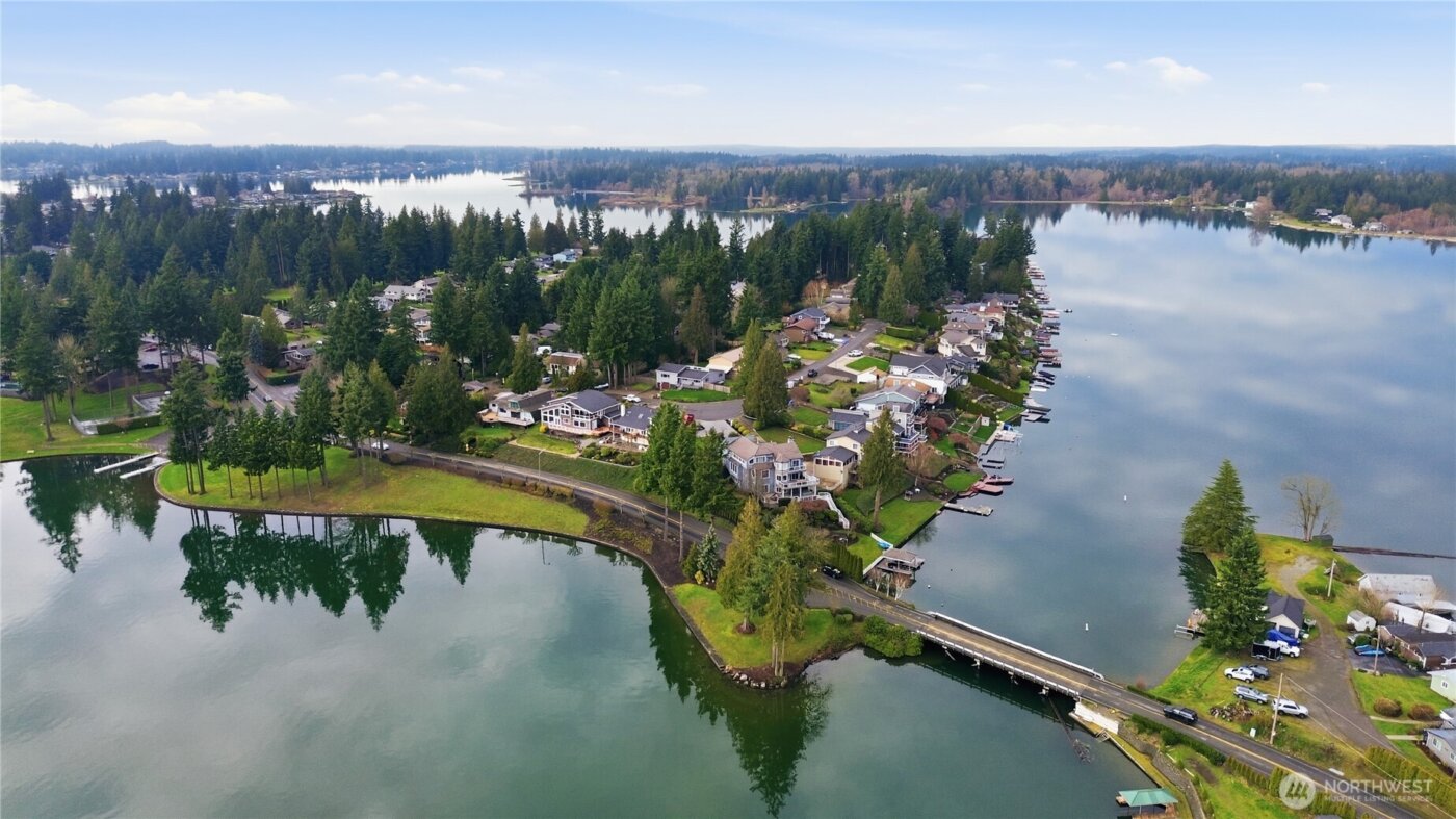 21015 30th Street Ct E, Lake Tapps, WA 98391