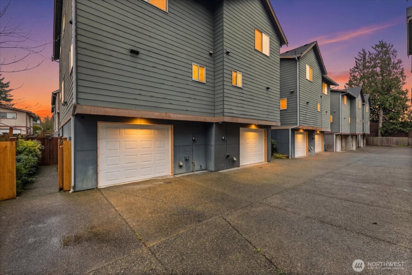 930 N 96th Street , Seattle, WA 98103