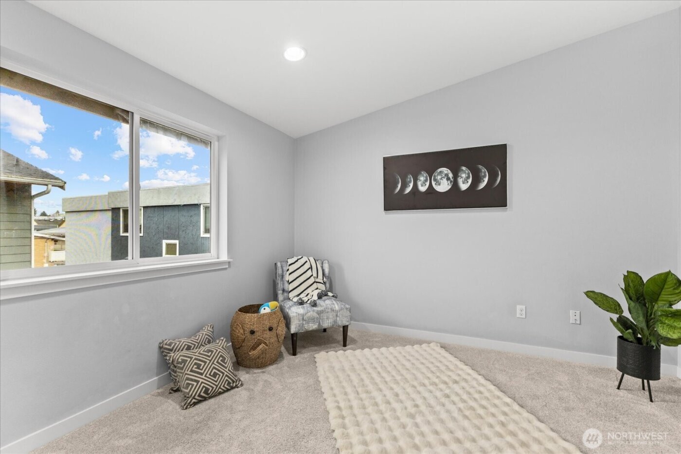 930 N 96th Street , Seattle, WA 98103