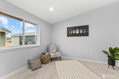 930 N 96th Street , Seattle, WA 98103 - Photo 16