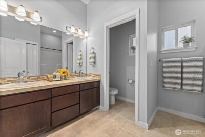 930 N 96th Street , Seattle, WA 98103 - Photo 21