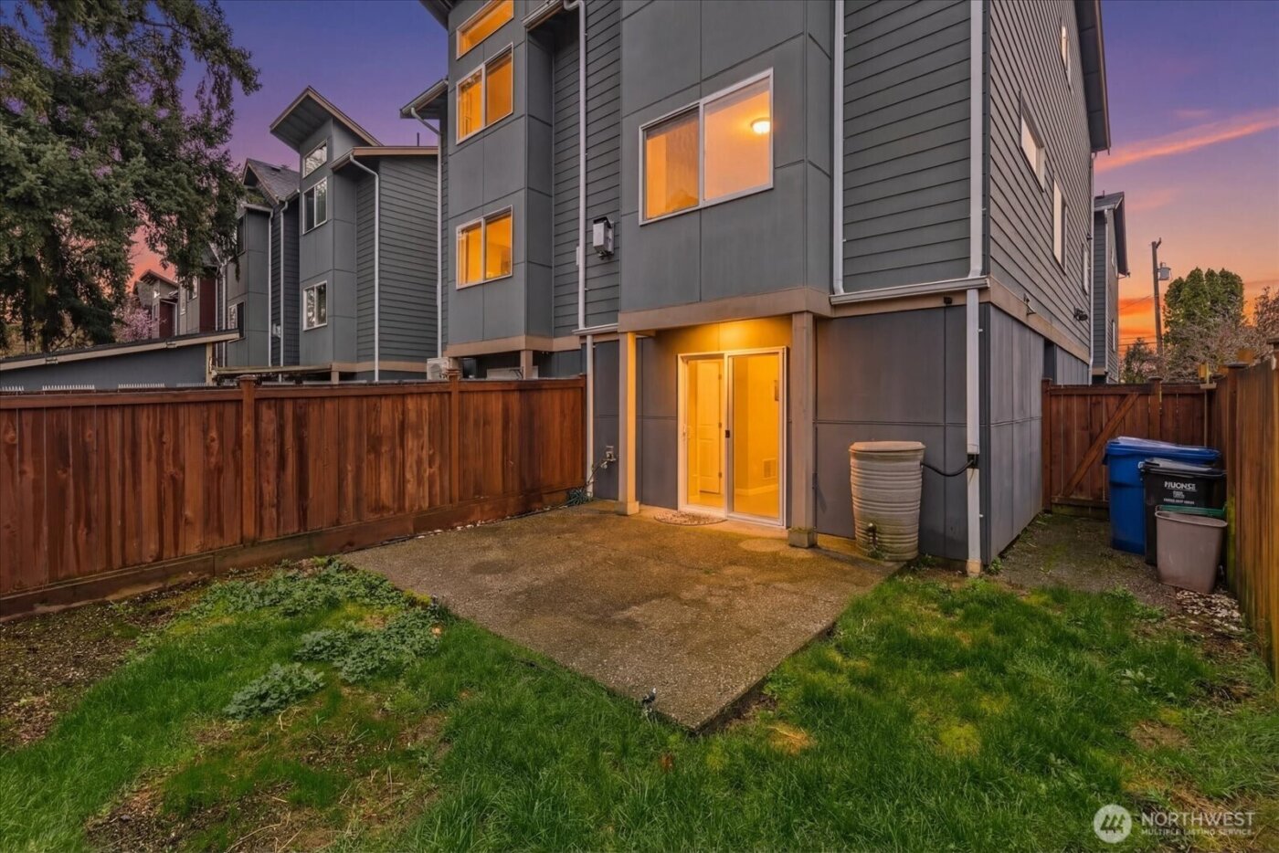 930 N 96th Street , Seattle, WA 98103