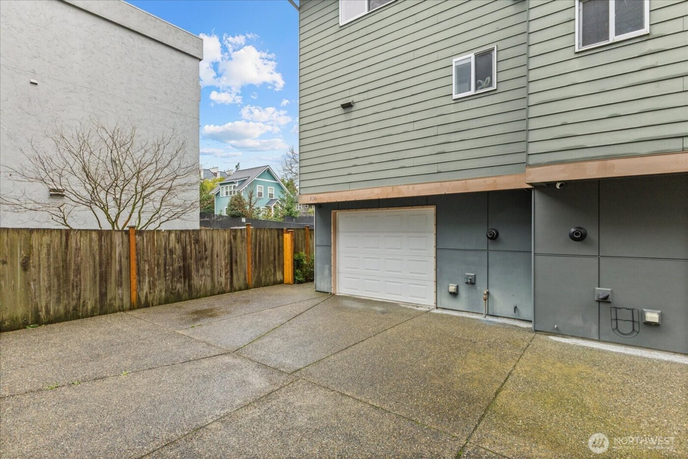 930 N 96th Street , Seattle, WA 98103