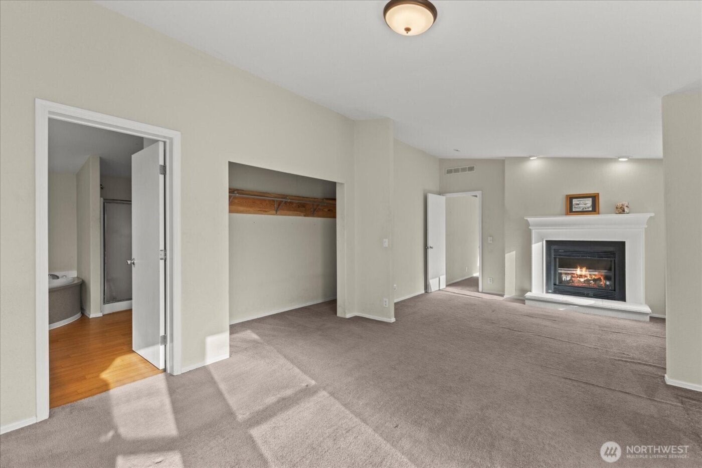 11652 State Route 525 , Clinton, WA 98236