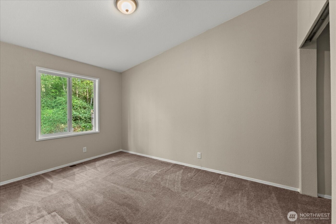 11652 State Route 525 , Clinton, WA 98236