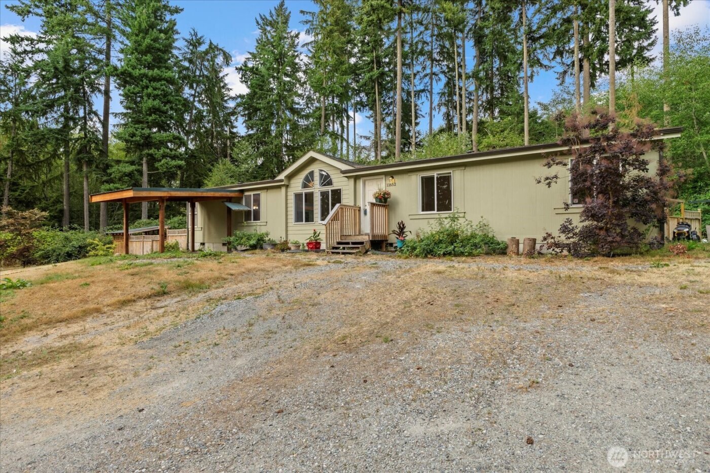 11652 State Route 525 , Clinton, WA 98236