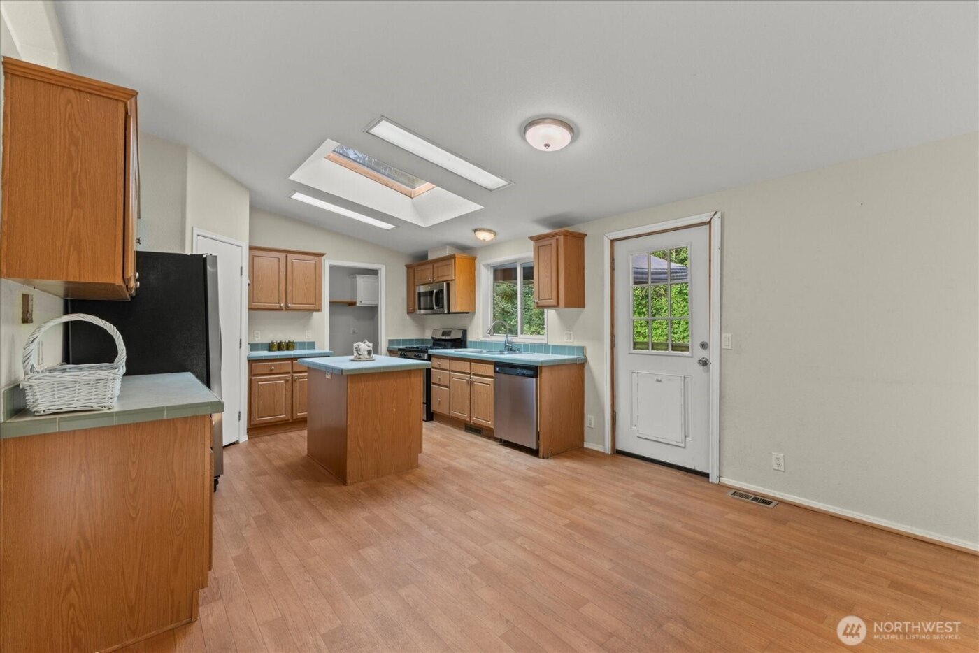 11652 State Route 525 , Clinton, WA 98236