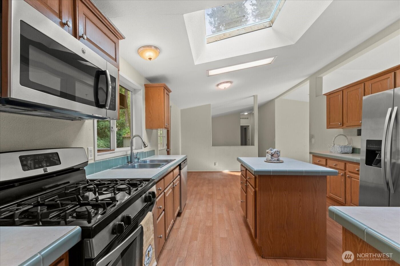 11652 State Route 525 , Clinton, WA 98236