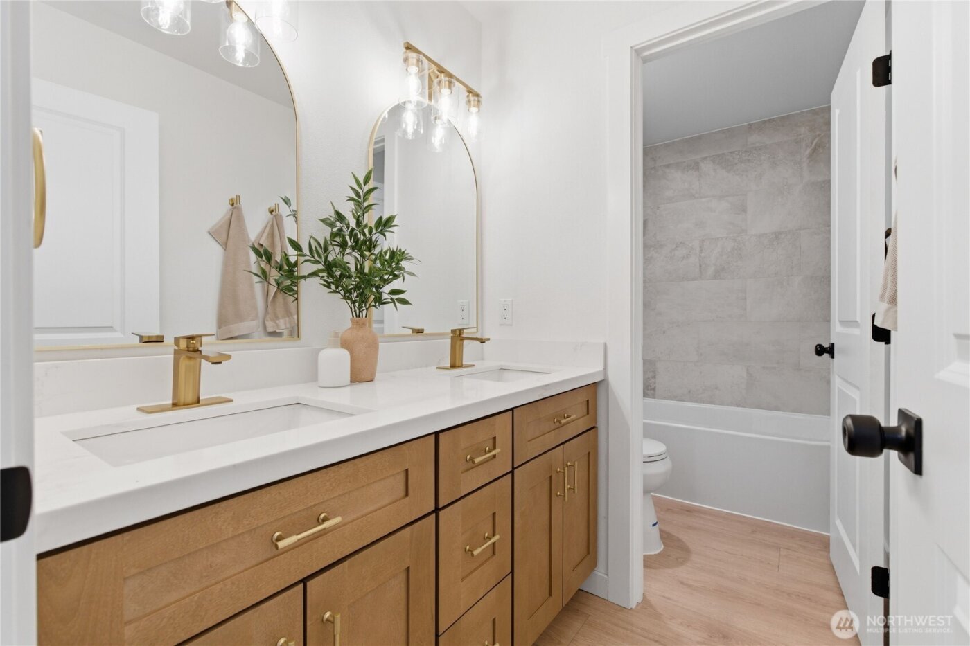 9202 18th Avenue W, Everett, WA 98204-1446