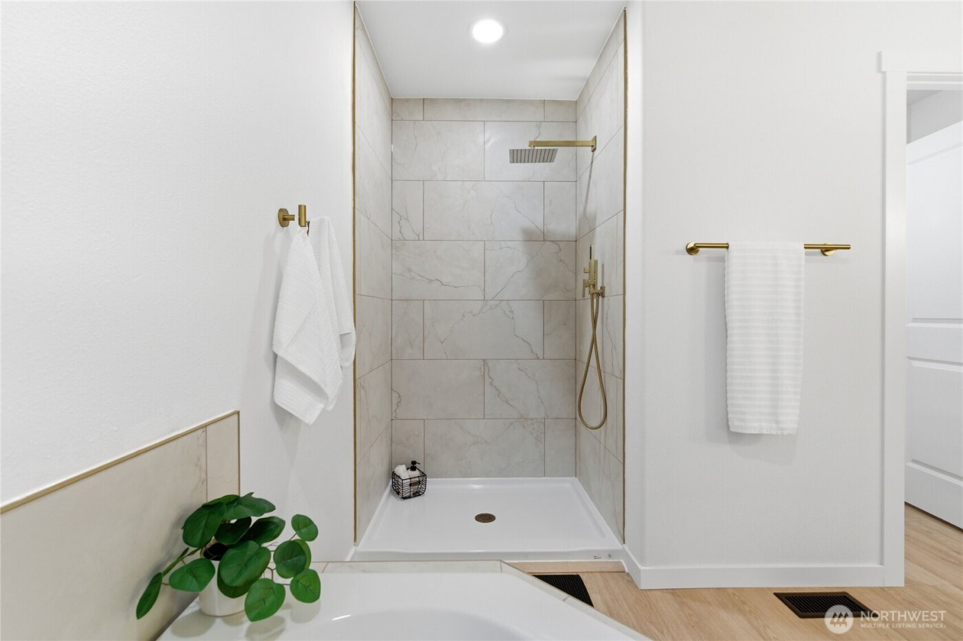 9202 18th Avenue W, Everett, WA 98204-1446