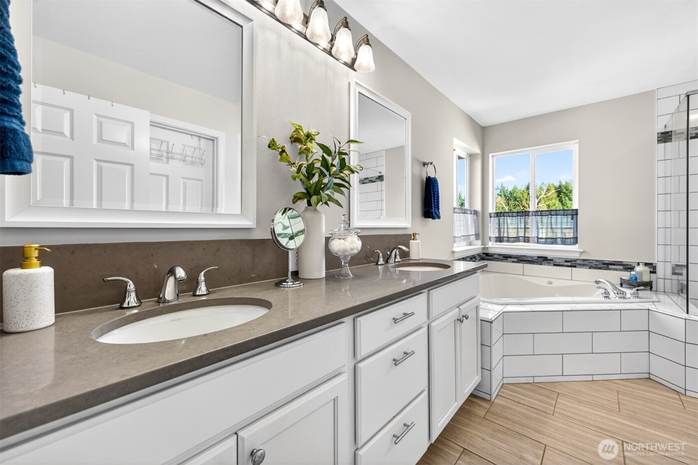 15060 NE 185th Street , Woodinville, WA 98072