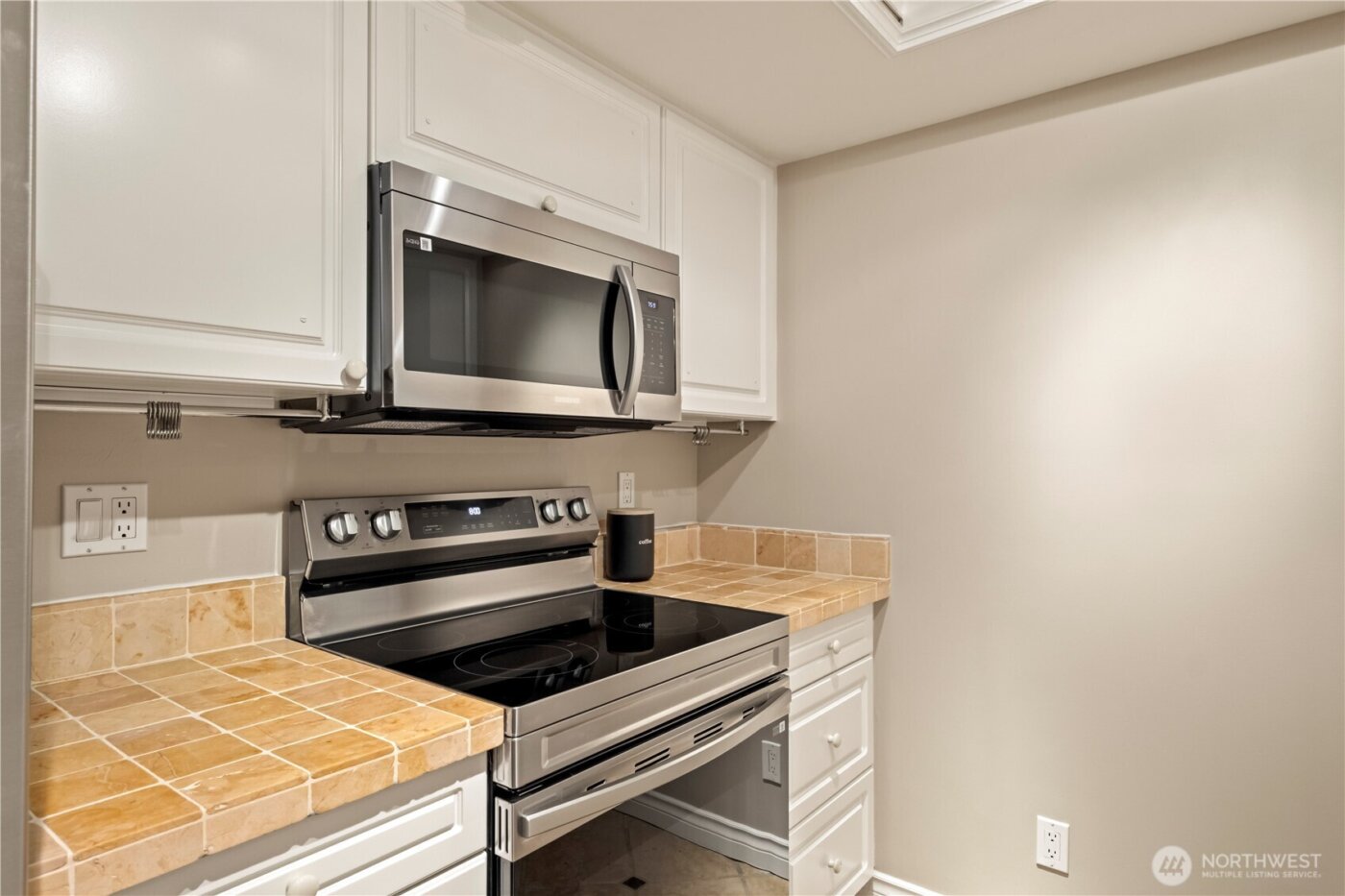 15512 Country Club Drive #B14, Mill Creek, WA 98012