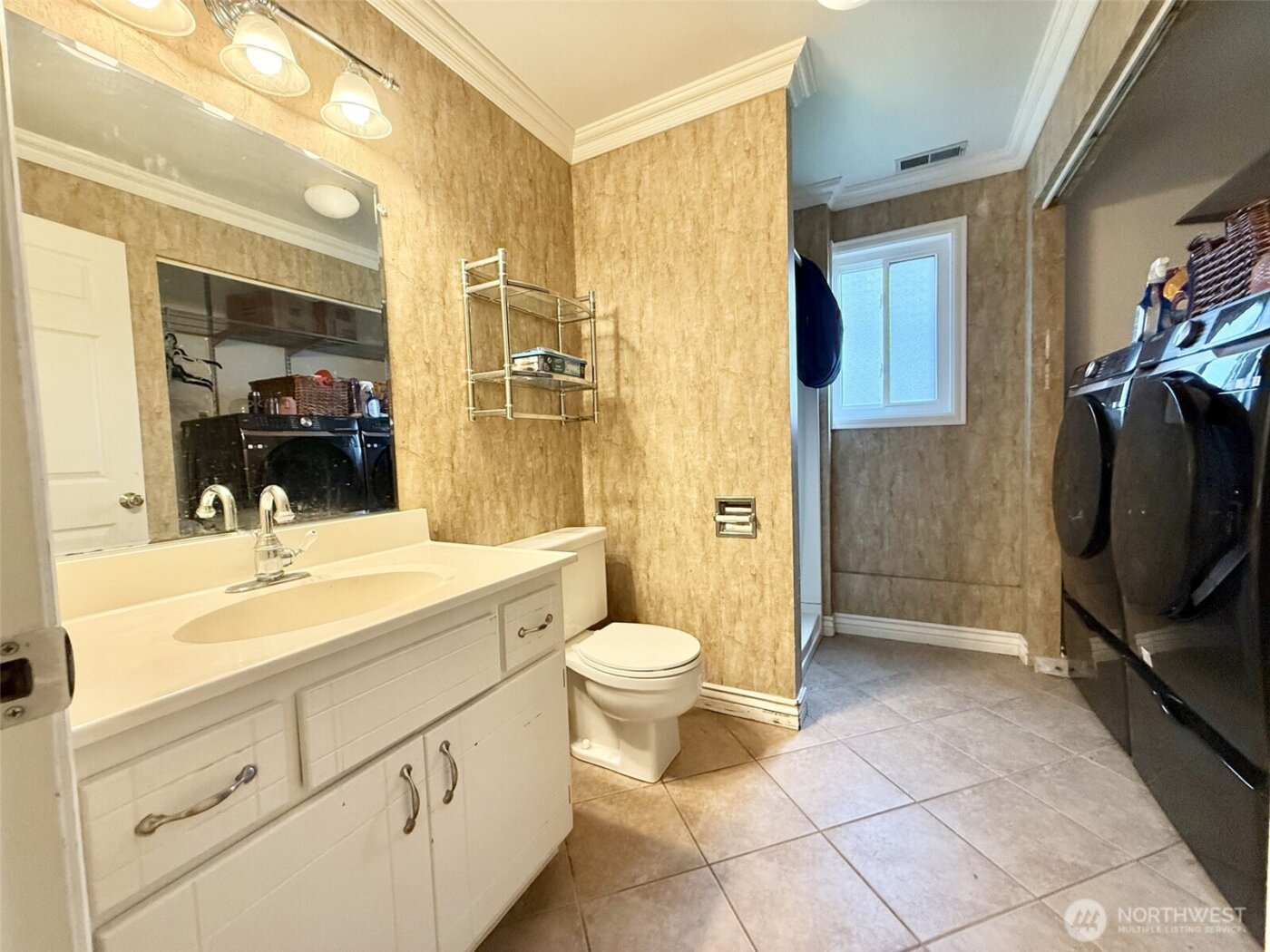 587 NW Fairhaven Drive , Oak Harbor, WA 98277