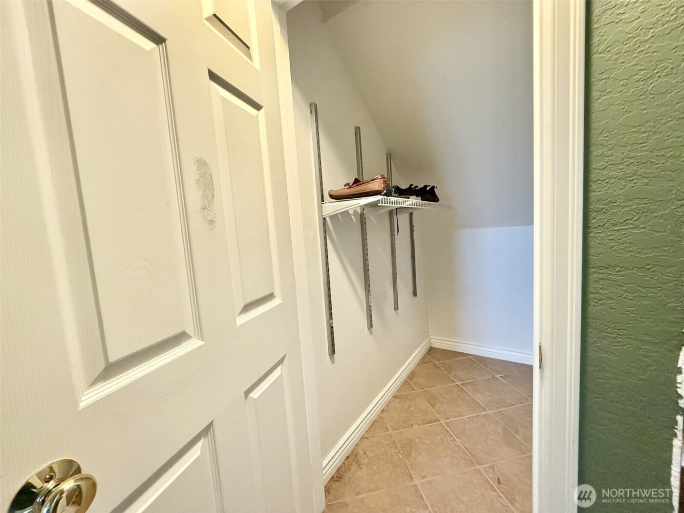 587 NW Fairhaven Drive , Oak Harbor, WA 98277