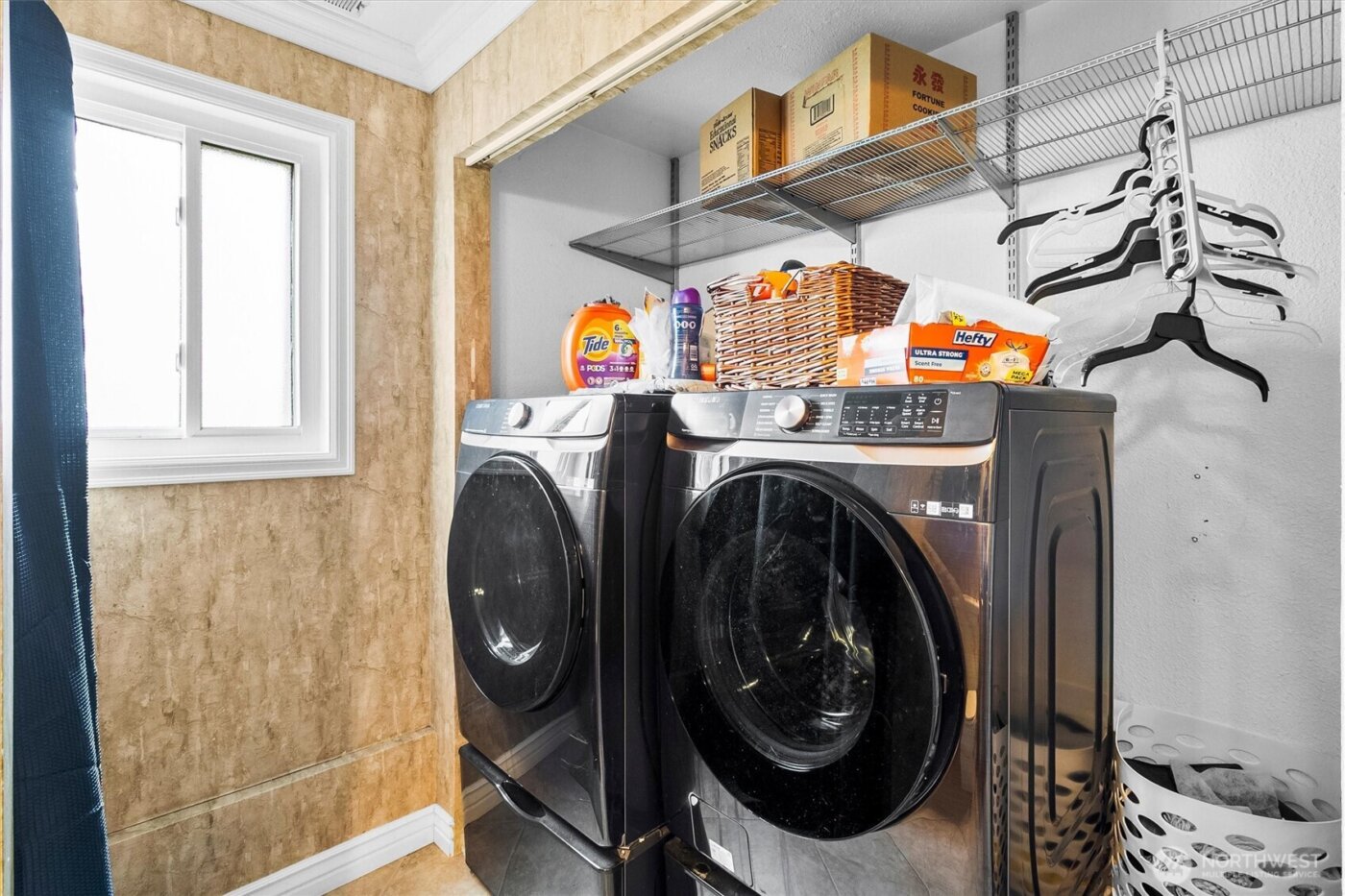 587 NW Fairhaven Drive , Oak Harbor, WA 98277