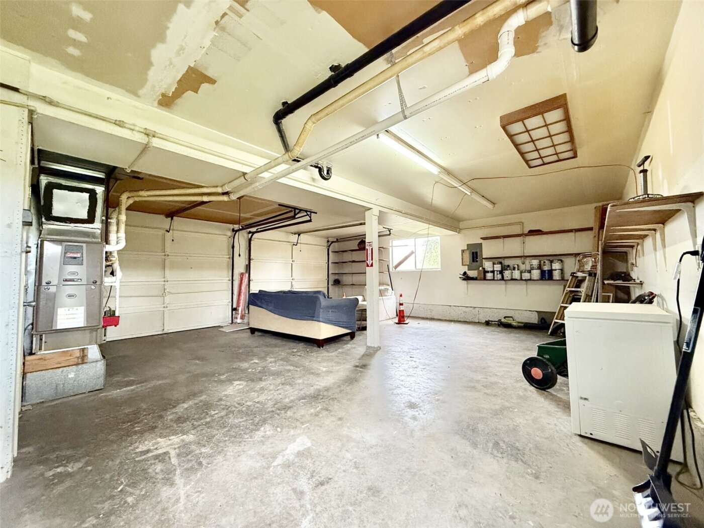 587 NW Fairhaven Drive , Oak Harbor, WA 98277