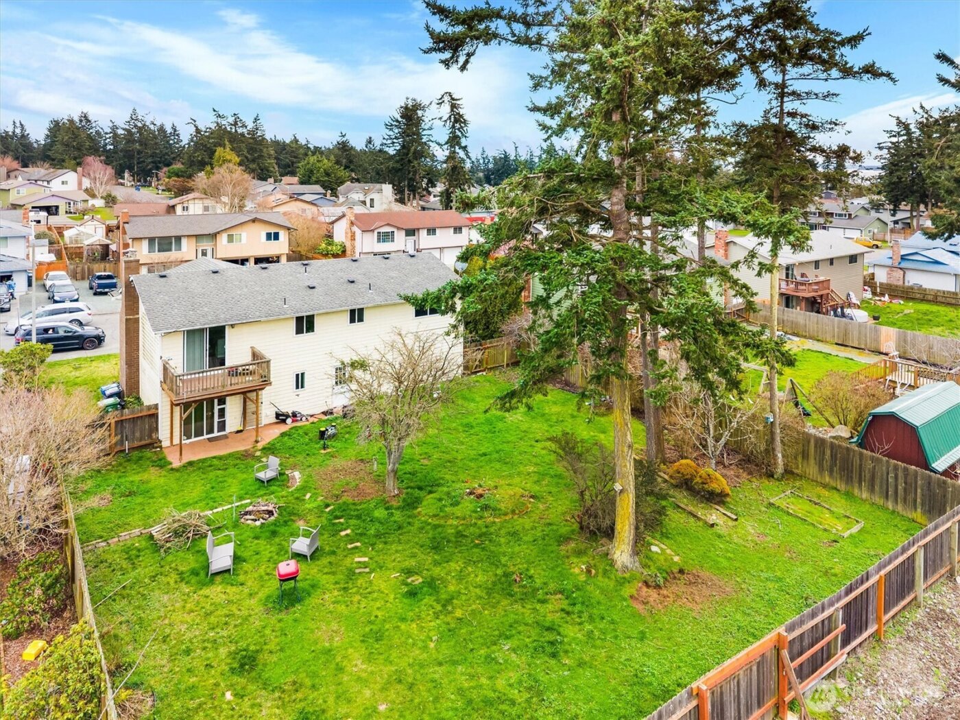 587 NW Fairhaven Drive , Oak Harbor, WA 98277