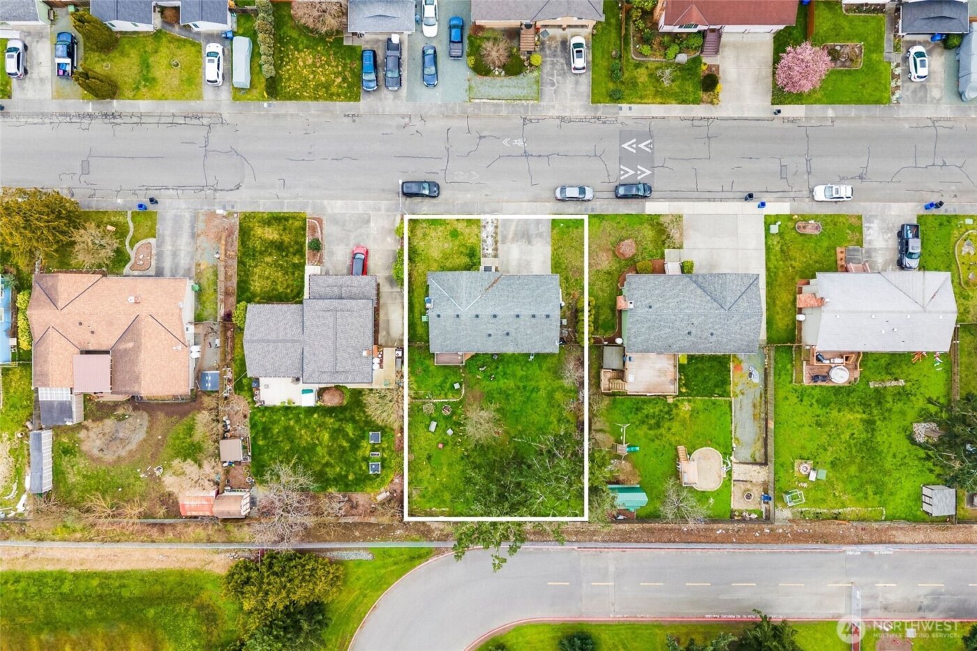 587 NW Fairhaven Drive , Oak Harbor, WA 98277