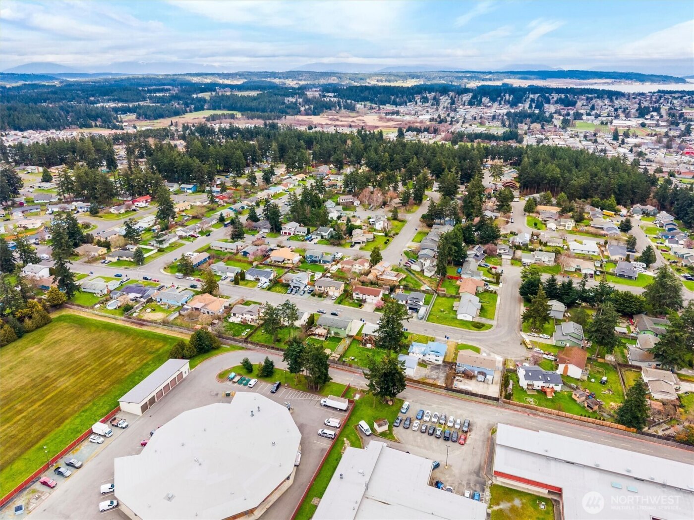 587 NW Fairhaven Drive , Oak Harbor, WA 98277