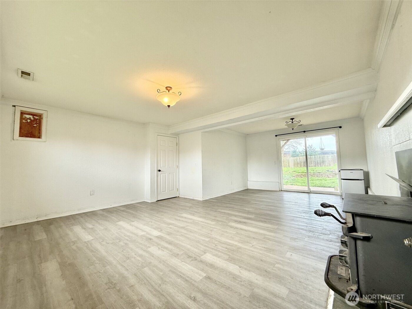 587 NW Fairhaven Drive , Oak Harbor, WA 98277