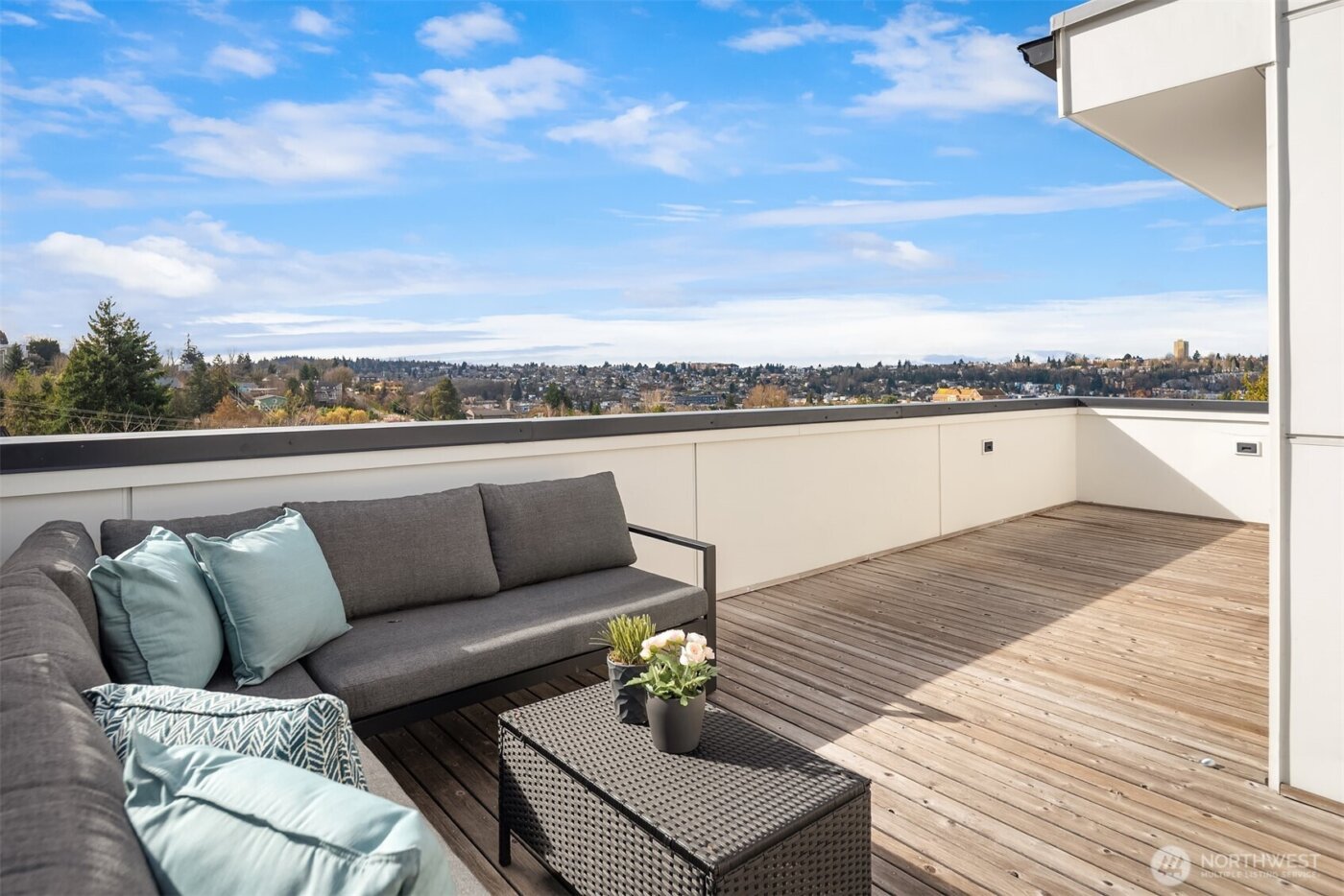 1312 Yakima Avenue S, Seattle, WA 98144-3833